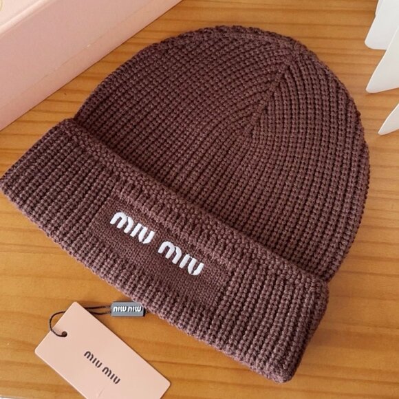 Miu Miu Knit Logo Slouchy Beanie - Picture 6 of 6
